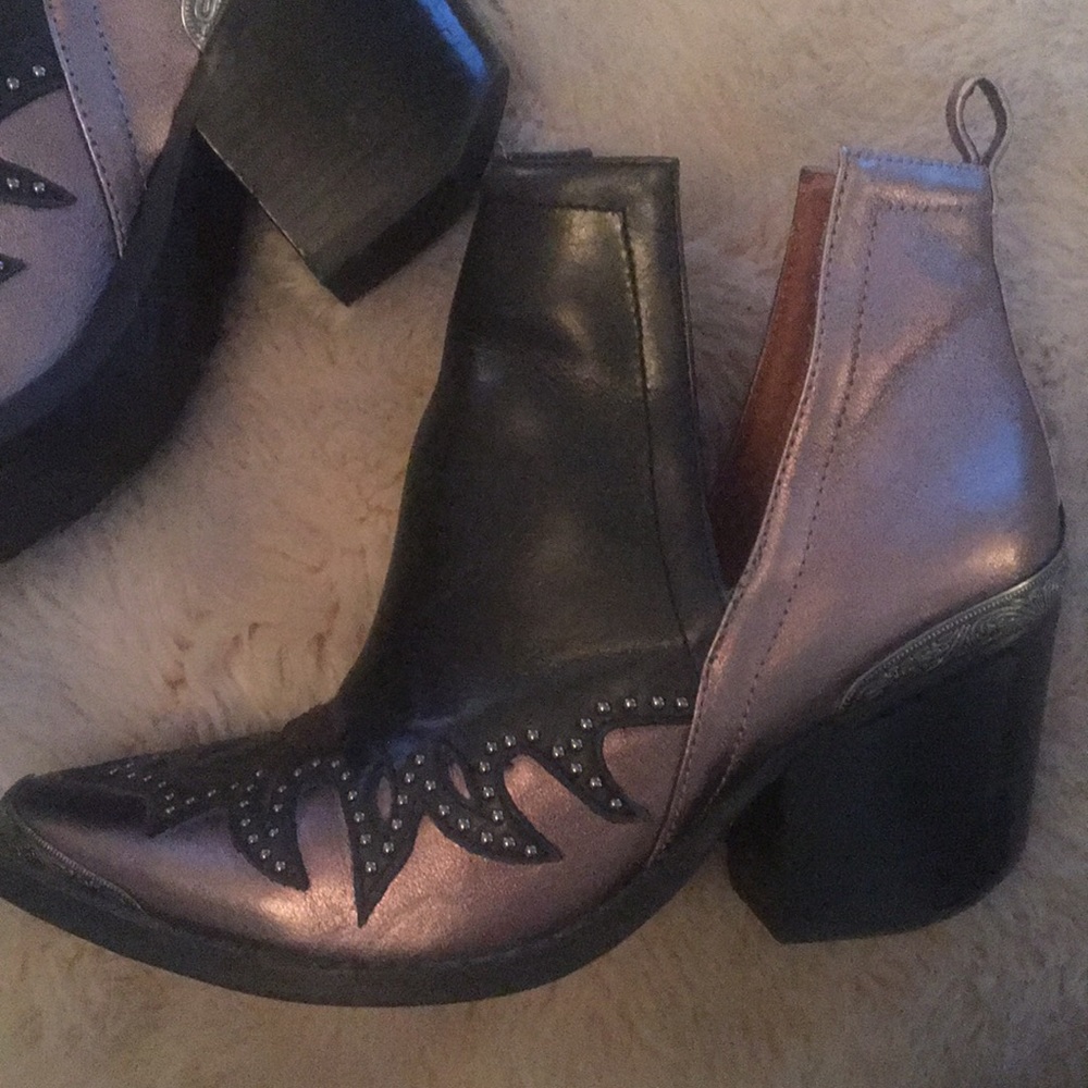Jeffrey Campbell  Booties Size 6